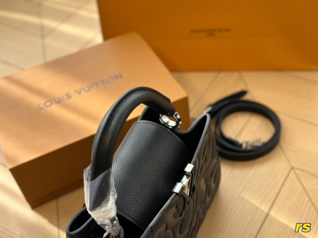 Louis Vuitton Capucines Handbag( 27cm and 20cm)