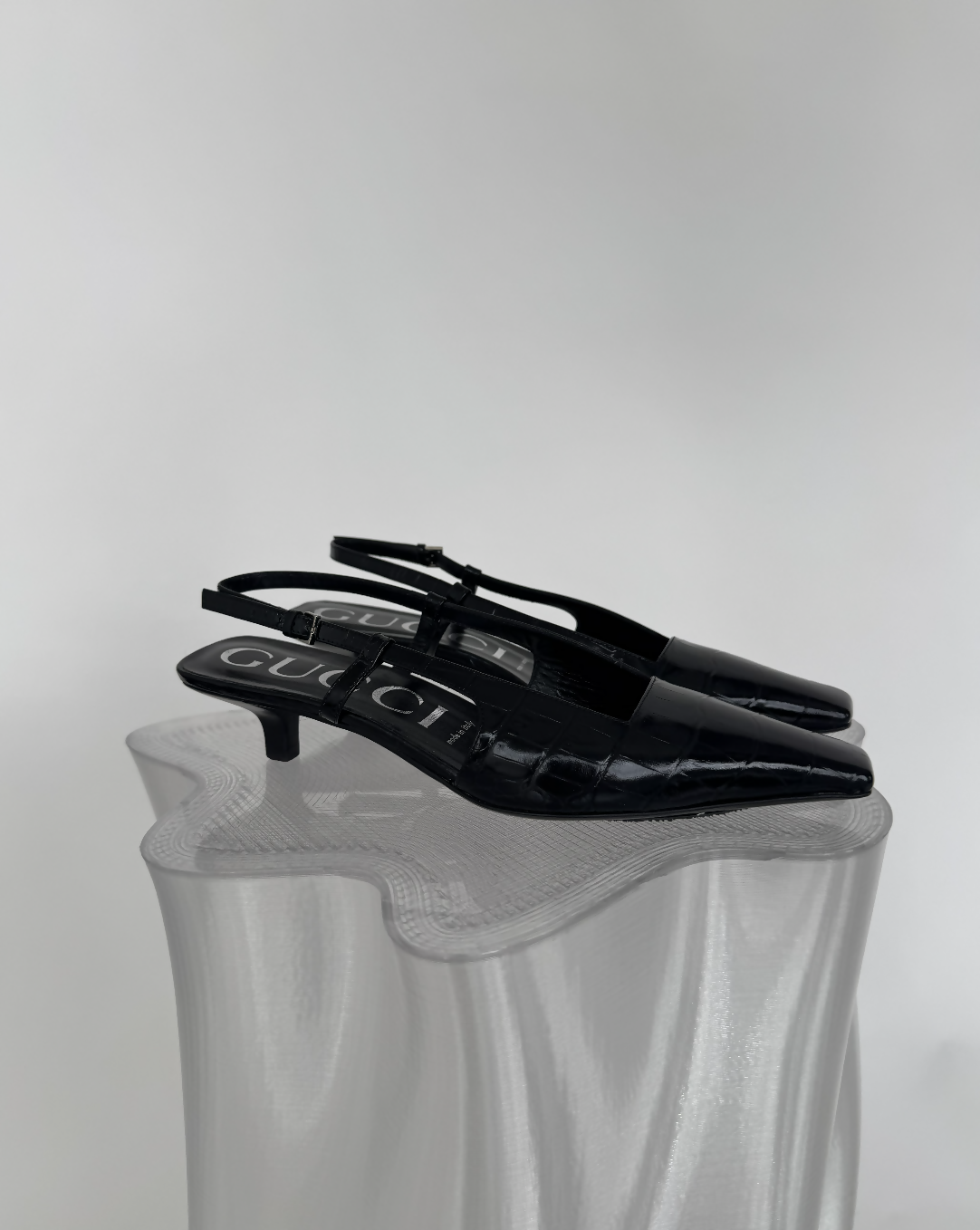 Gucci Sling-back crocodile print pumps Â FULL SET