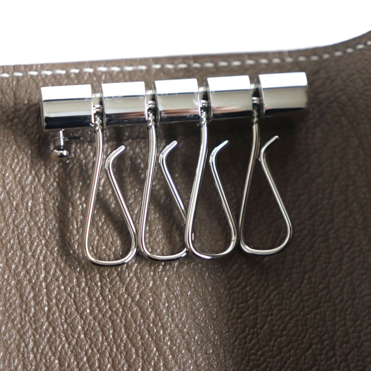 HERMES Key case Key holder  Main: Chevre Main: Etoupe<br>Metal?FSilver mens Used