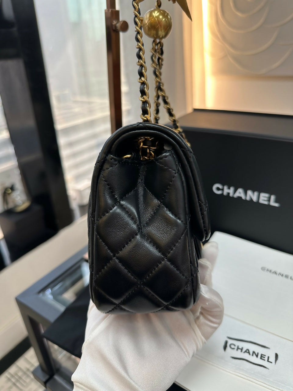 Chanel (21)Gold Ball Mini 17