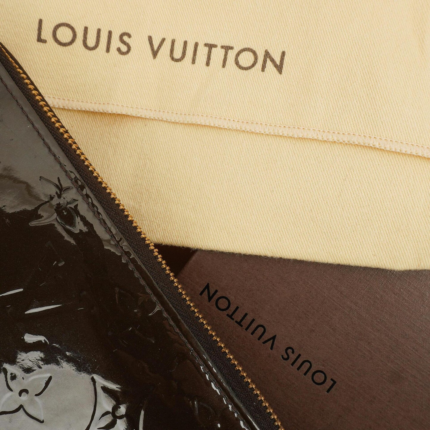 Louis Vuitton Vernis Olive Green Zippy Wallet