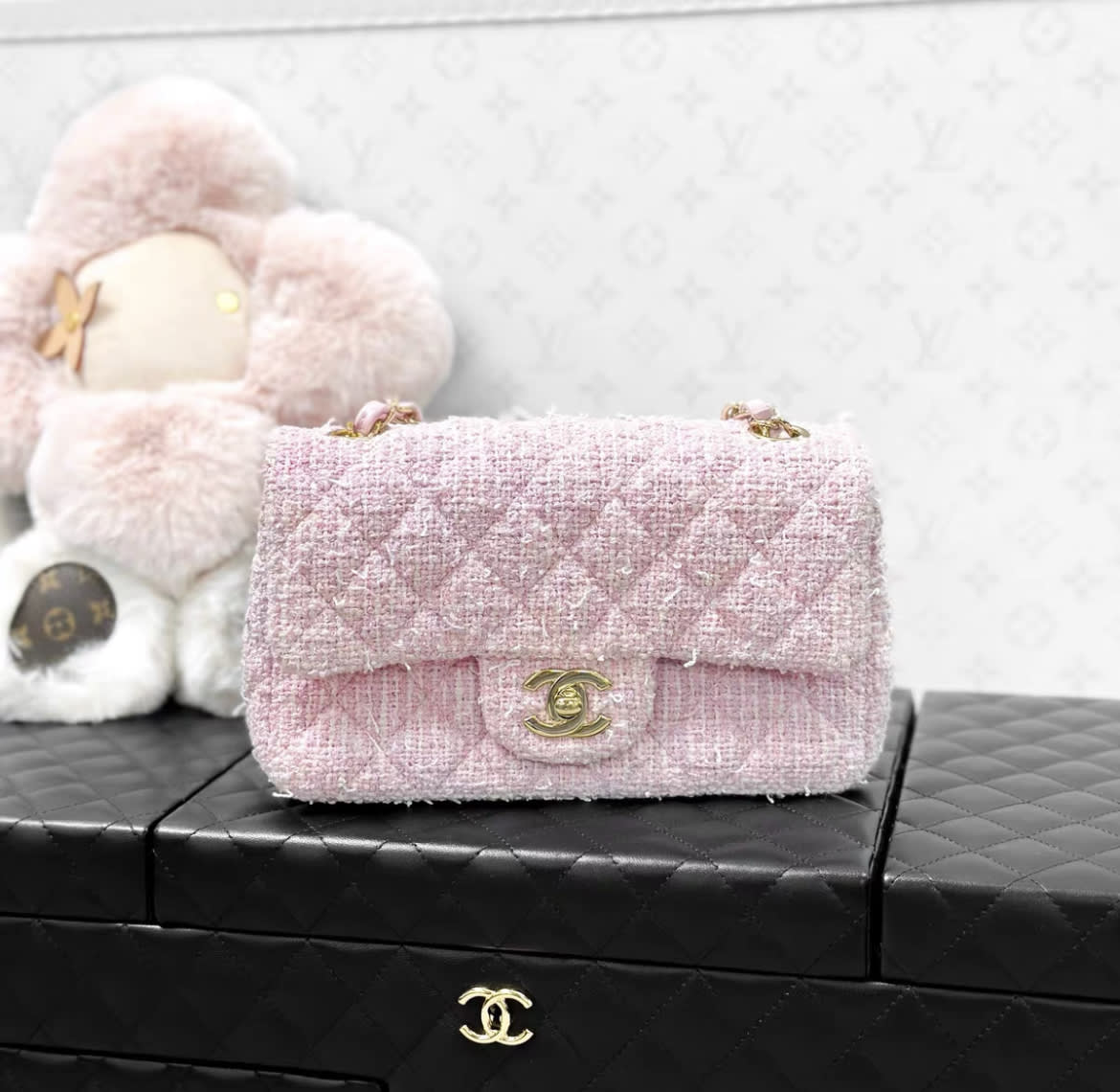 Chanel 21S pink flap