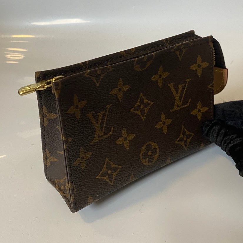 Louis Vuitton Monogram Pouch Brown Canvas Clutch