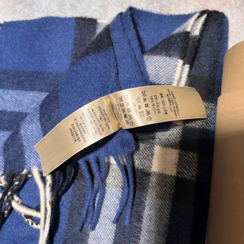Luxury Burberry Cashmere Scarf Check Blue Scarves and Shawls