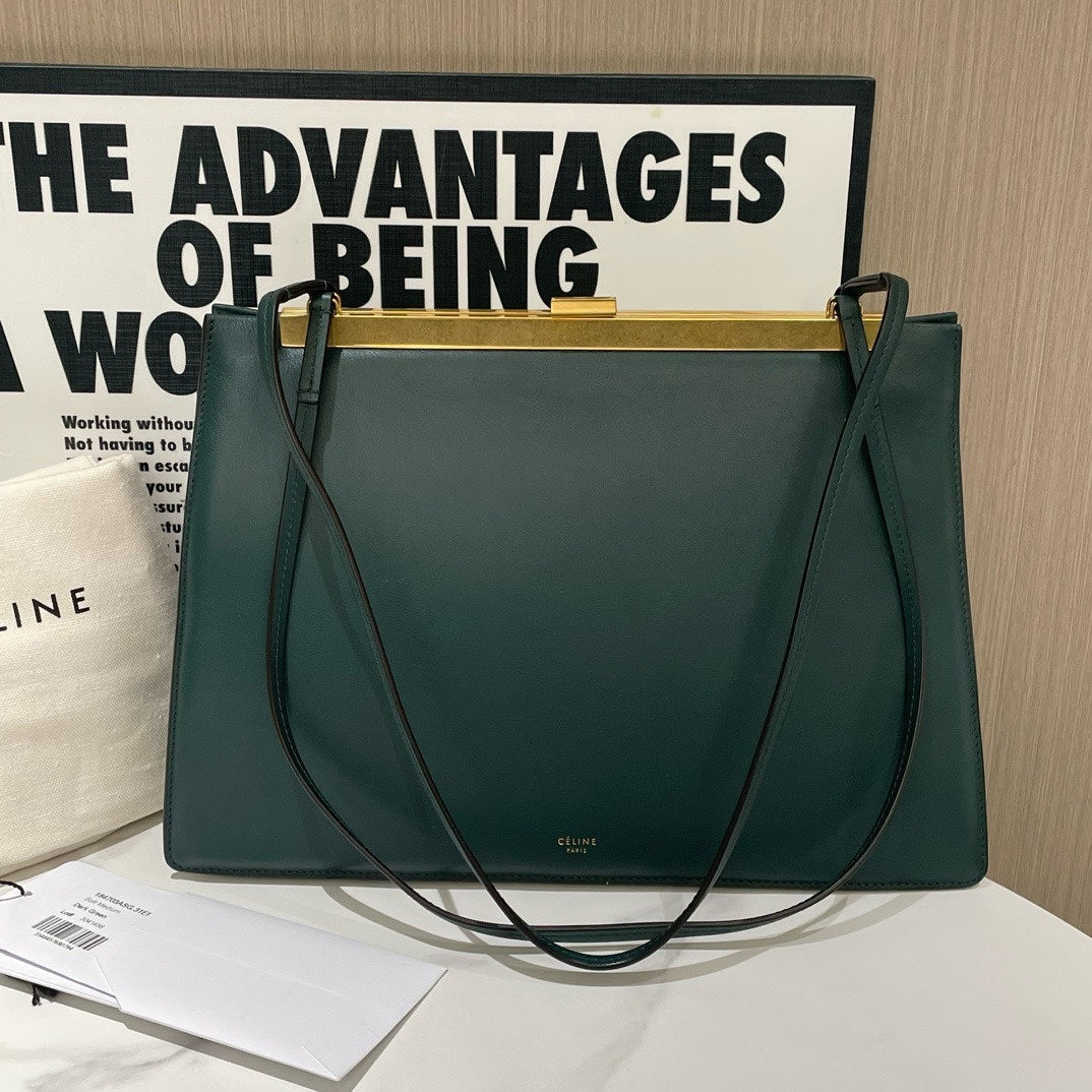 ?? Luxury CELINE Soft Clasp Medium (2020) #13203