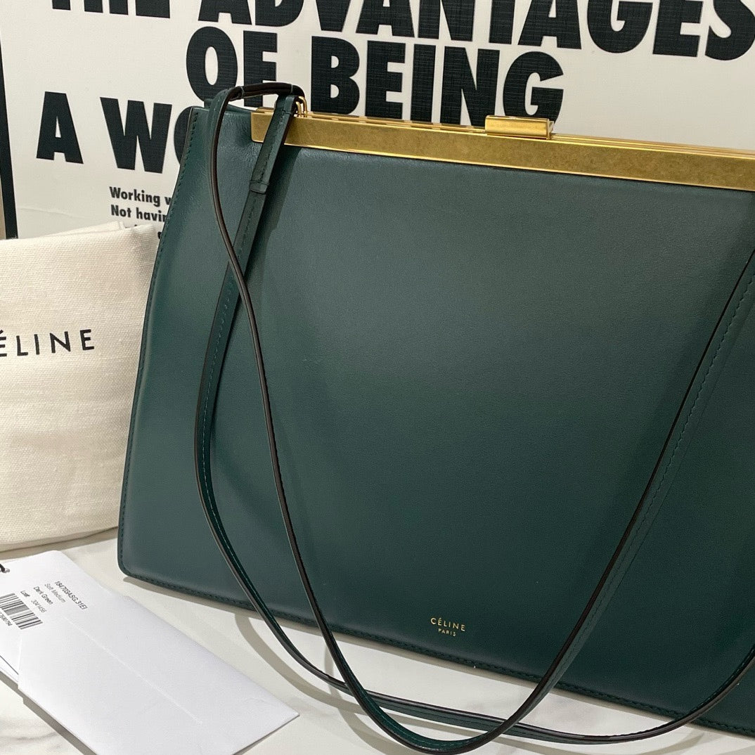 ?? Luxury CELINE Soft Clasp Medium (2020) #13203