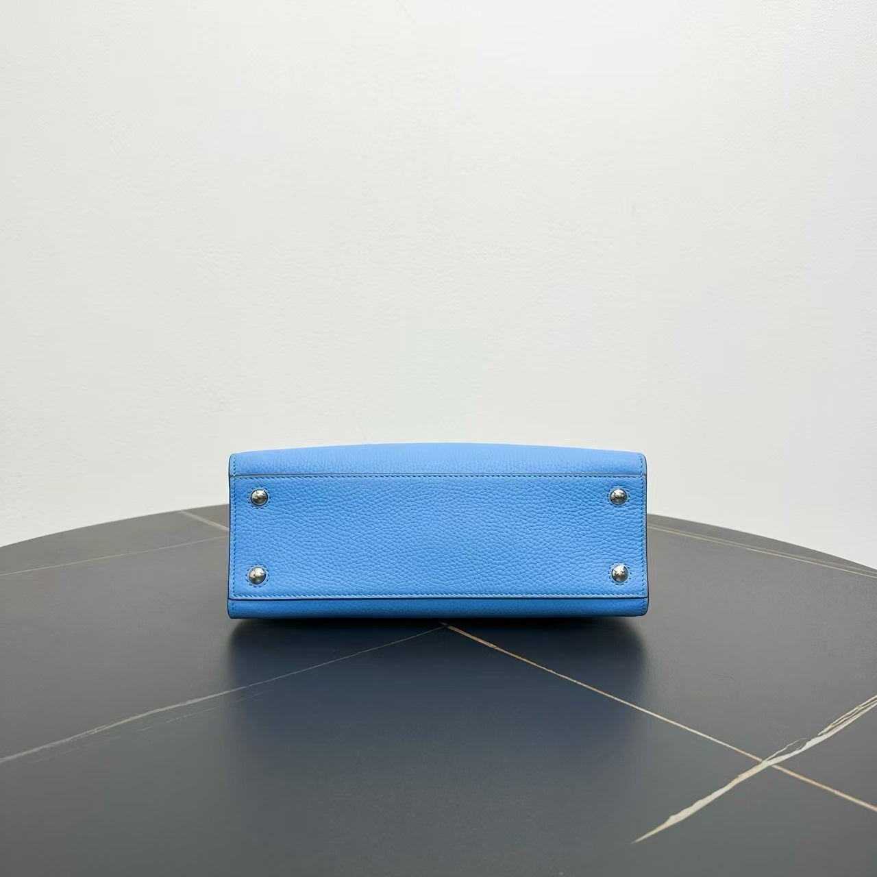 Luxury Burberry Leather Two-Way Bag in Blue -  Satchel