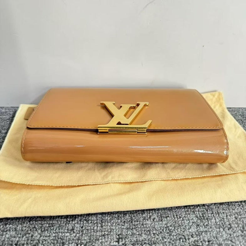 Louis Vuitton Vernis Patent Leather Clutch in Tan