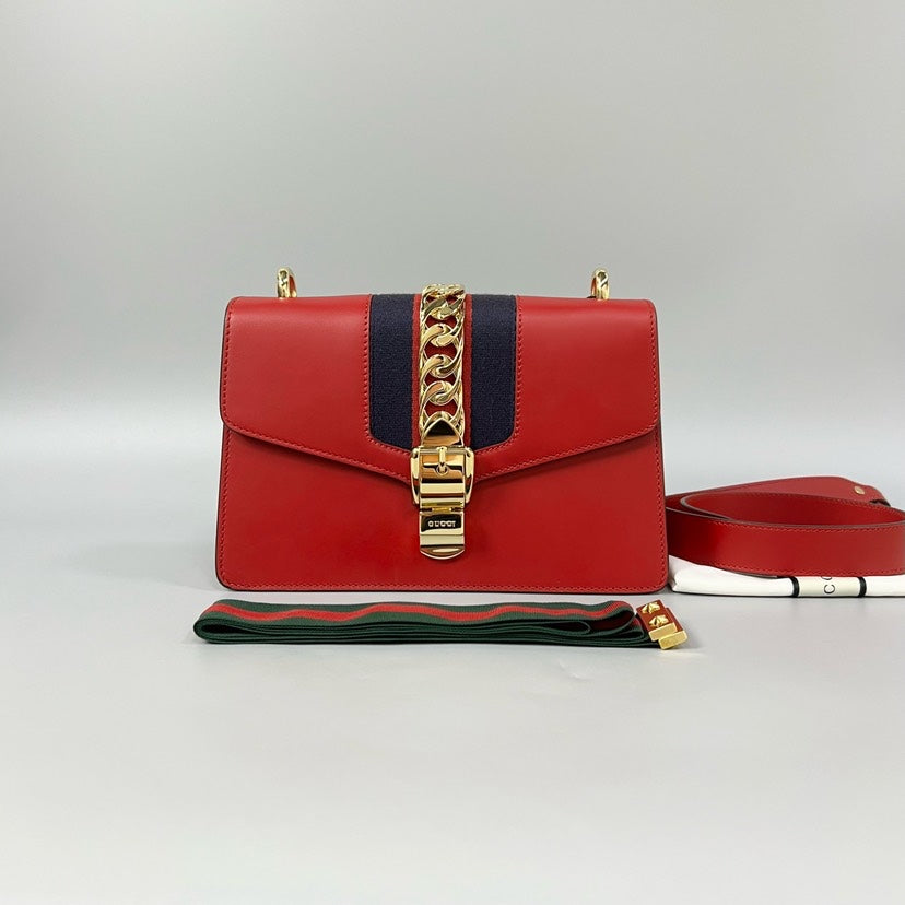 Gucci   Sylvie Red Shoulder Bag XJ10902