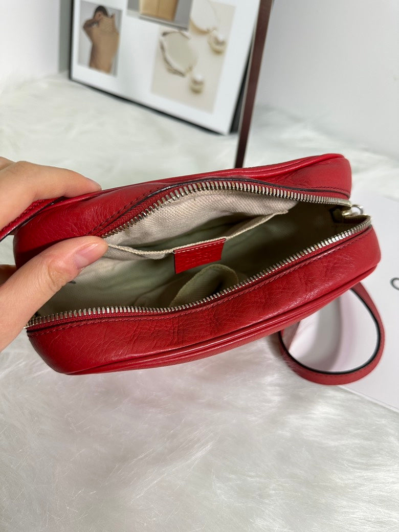 Gucci Soho Camera Bag in Red Leather -   Crossbody
