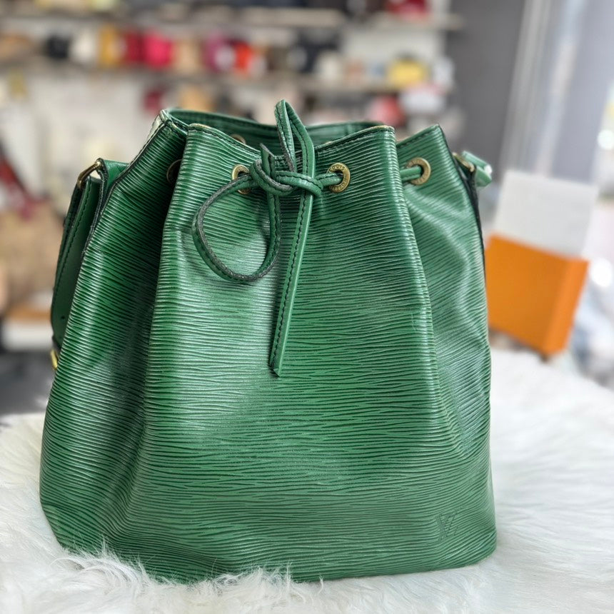 Louis Vuitton Petit Epi Bucket Bag Green Leather