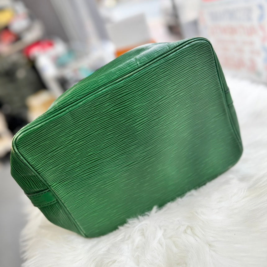Louis Vuitton Petit Epi Bucket Bag Green Leather