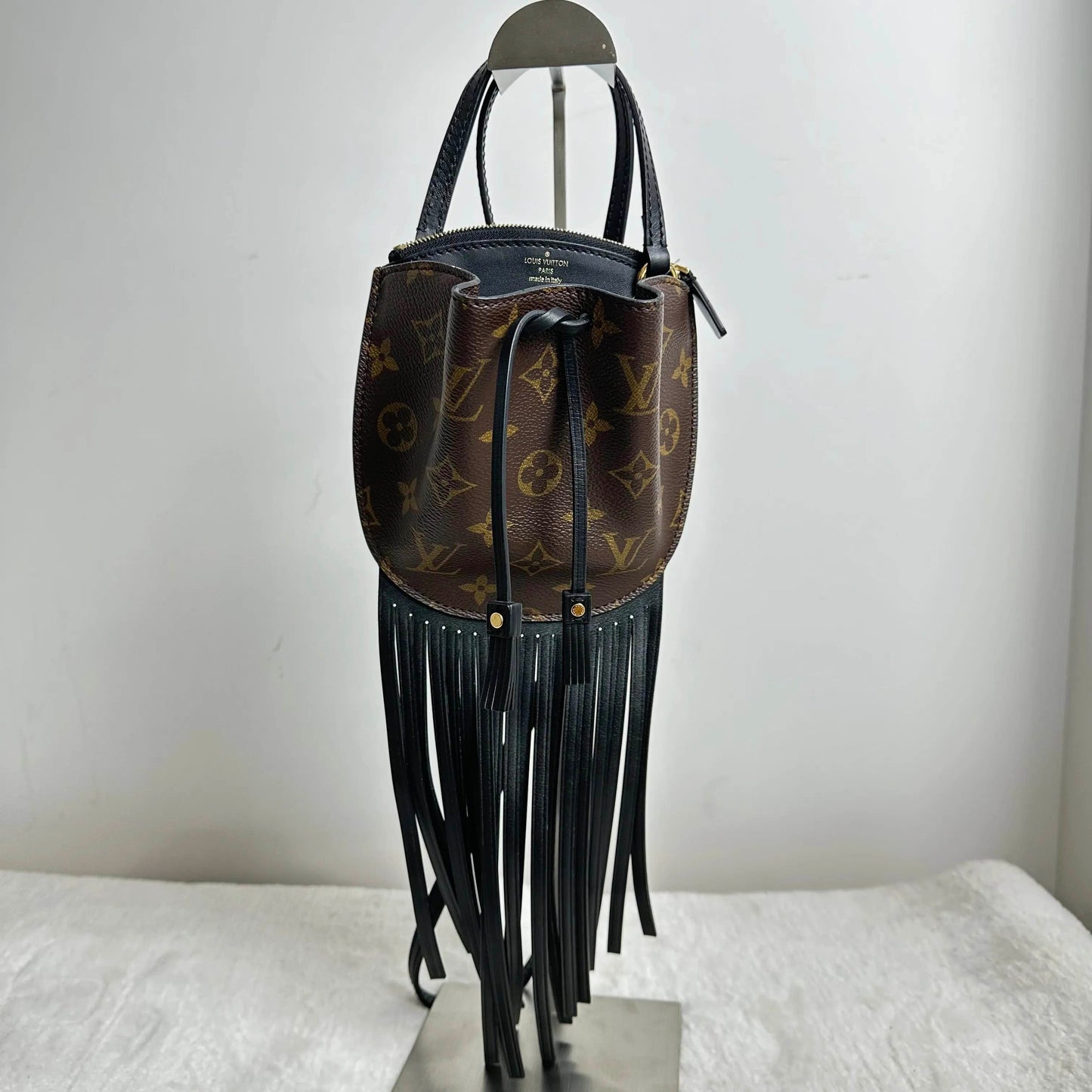TT!  BJ11021L04065 Louis Vuitton Chip Model Runway Monogram & Leather Fringe Shoulder Bag