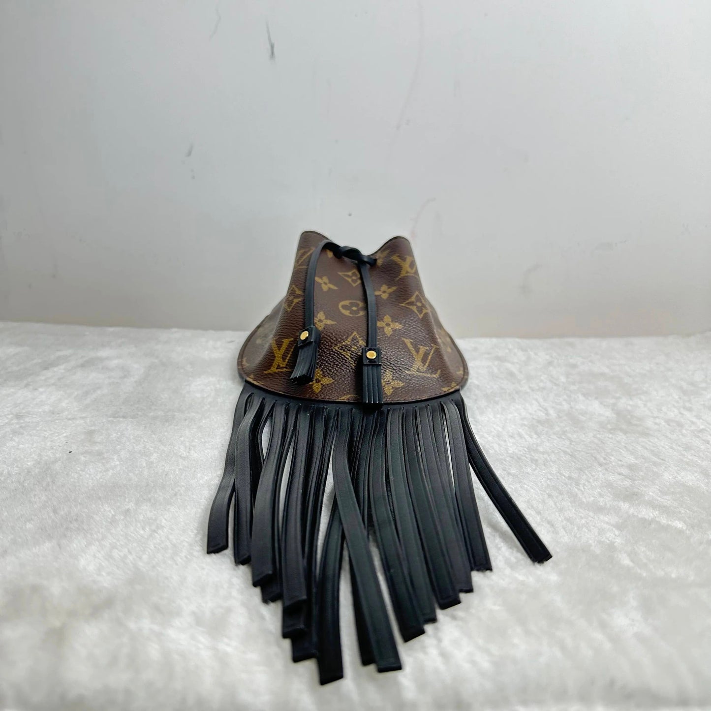 TT!  BJ11021L04065 Louis Vuitton Chip Model Runway Monogram & Leather Fringe Shoulder Bag