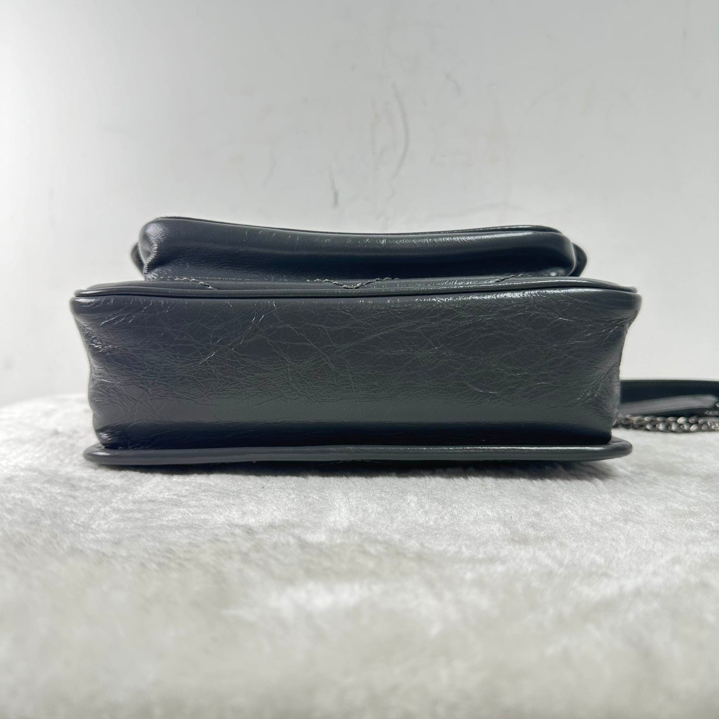 TT!   Yves Saint Laurent Calfskin BJ1102105010 Saint Laurent Niki Dark Grey Cowskin Shoulder