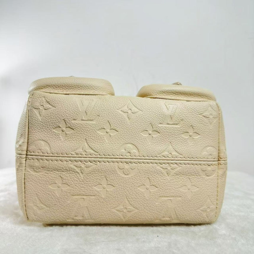 TT!  Louis Vuitton BJ11021L05017 Montsouris Cream Empreinte Leather Cowskin Backpack