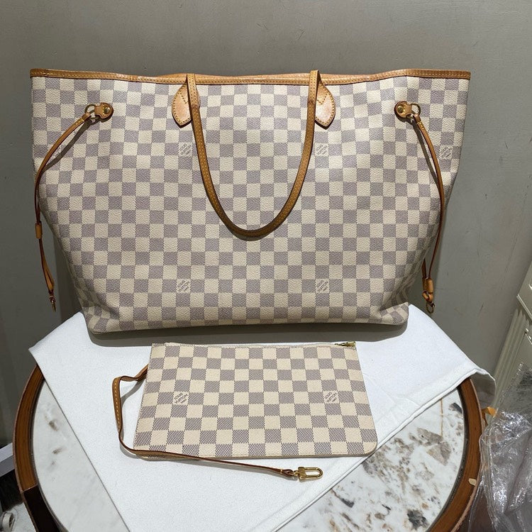 large demiar white never full lv Louis Vuitton