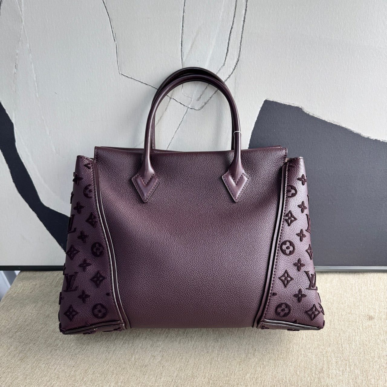 Louis Vuitton lock it tote bag 13770520