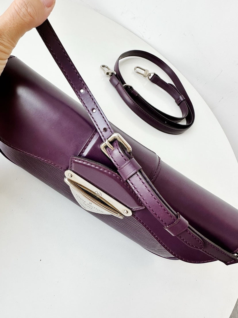 Louis Vuitton EpI Bag 25*12cm