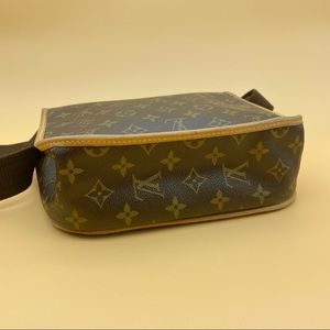 LOUIS VUITTON Messenger Bosphore PM Bag