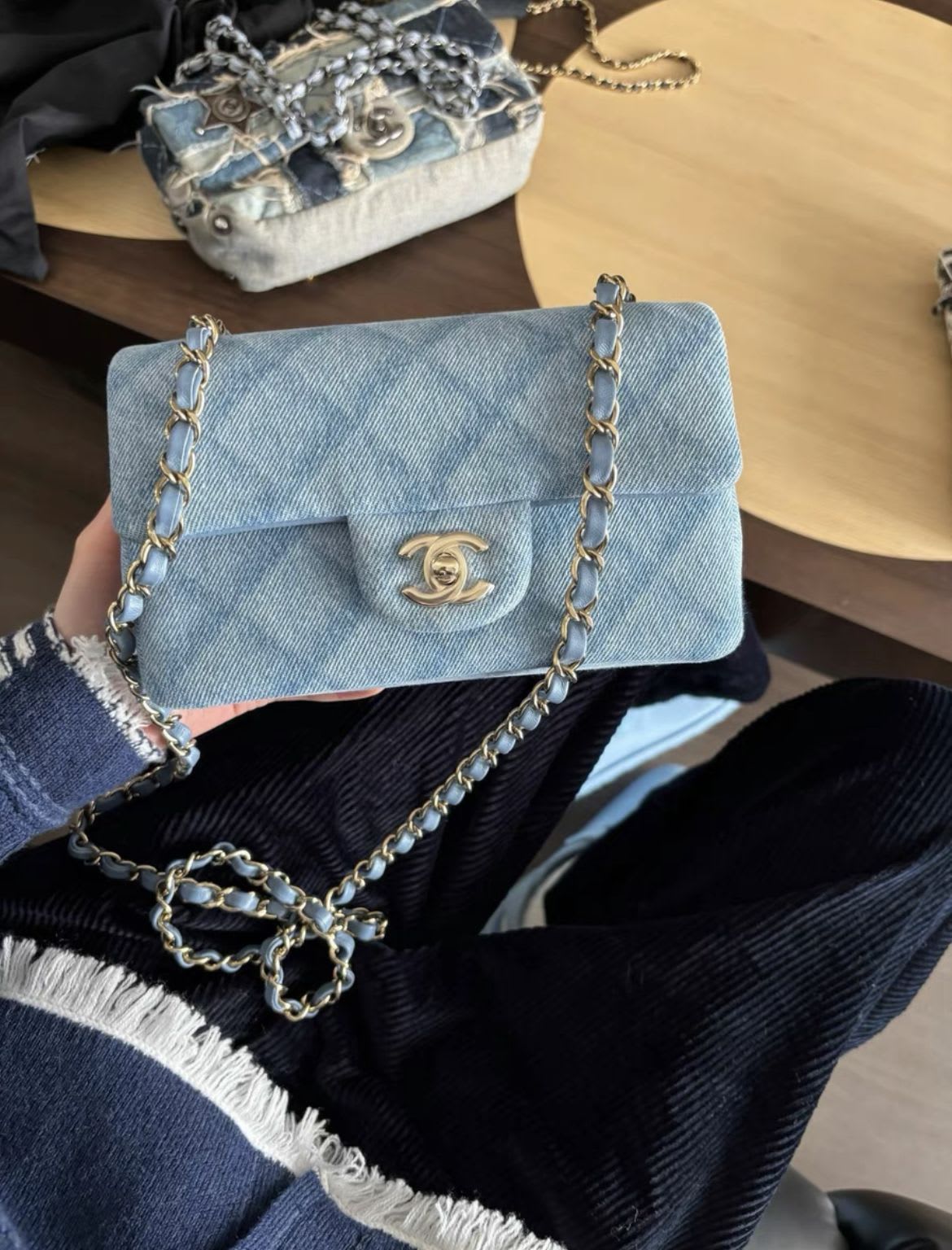 Chanel 22 denim small cf