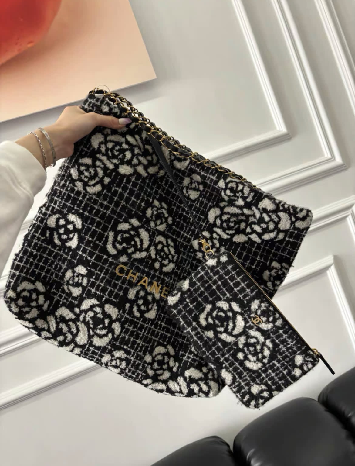 CHANEL 22 TWEED HANDBAG