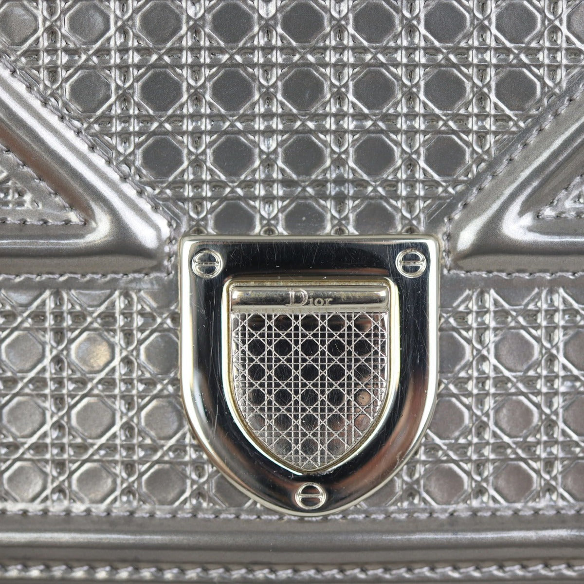 Dior Diorama Wallet on Chain