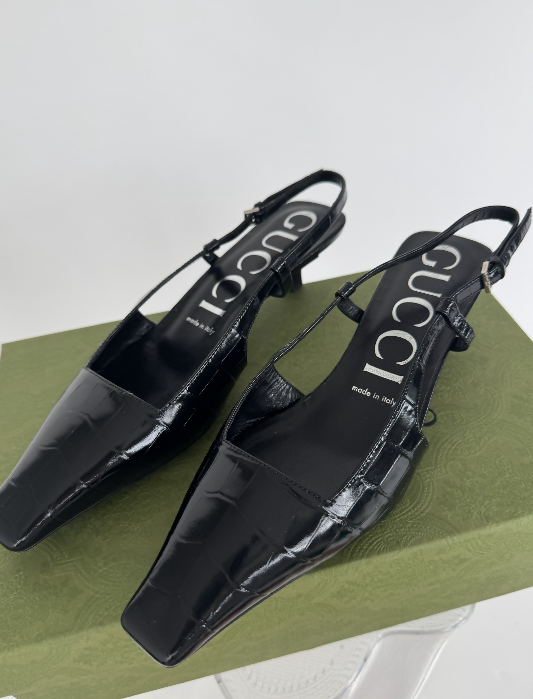 Gucci Sling-back crocodile print pumps Â FULL SET